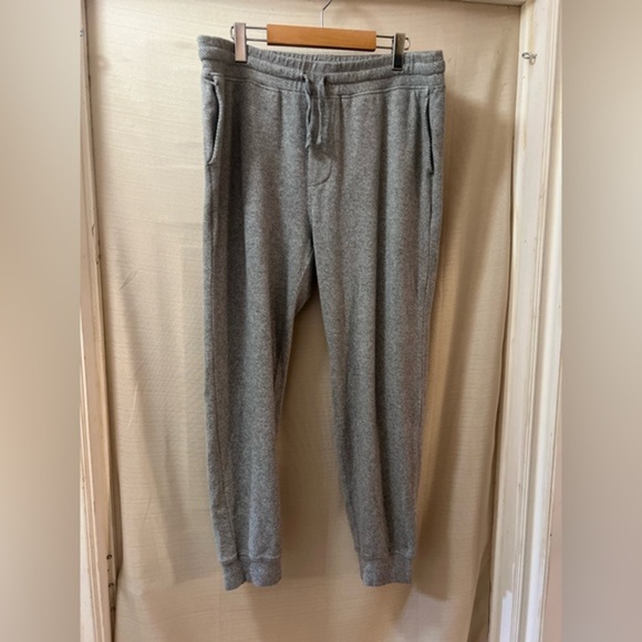 ⚫️ BOGO Faherty grey sweatpants size XXL comfortable for lounging or working out - Picture 1 of 7